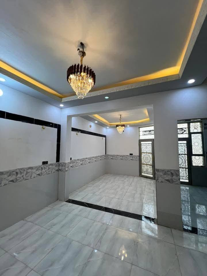 اللهم صلي على محمد وآل محمد بيت اللبيع في كربلاء 
مجمع سيد اسماعيل السكني المساحه 
75 متر طابقين 3 غرف نوم وصاله واستقبال ومطبخ وصحيات  مغاسل داخل وخارج
للبيع العنوان كربلاء مجمع سيد اسماعيل خلف جامعة كربلاء قرب مدينة الزائرين عمود 143 مقابيل مزار سيد اسماعيل يبعد عن الامام الحسين عليه السلام 10 دقائق ب السياره توصل يم الامام الحسين يصلح سكن او حسينيه للزوار طابو زراعي إقرار محكمة سند 25 
للاستفسار اتصل واتساب 
*********** *********** *********** كربلاء, العراق
