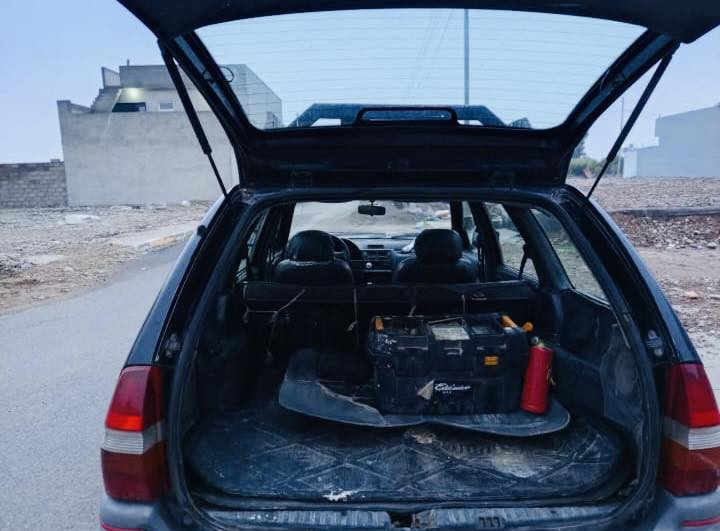 سلام عليكم فورد استيشن ايسكورت موديل ٩٢ سياره حلوه ونضيفه ما بيها مصرف  تحويل تريد او وكاله حاضر كير محرك مكفول محرك مال كصة شديتة 600دولار ٤سلندر مابيها صرف ولا بخار سنوية بسمي مابيها صبغ بس البونيد اثر  تخم تاير جديد طك   جراد غير متواجد على نت لل استفسار اتصل ***********
