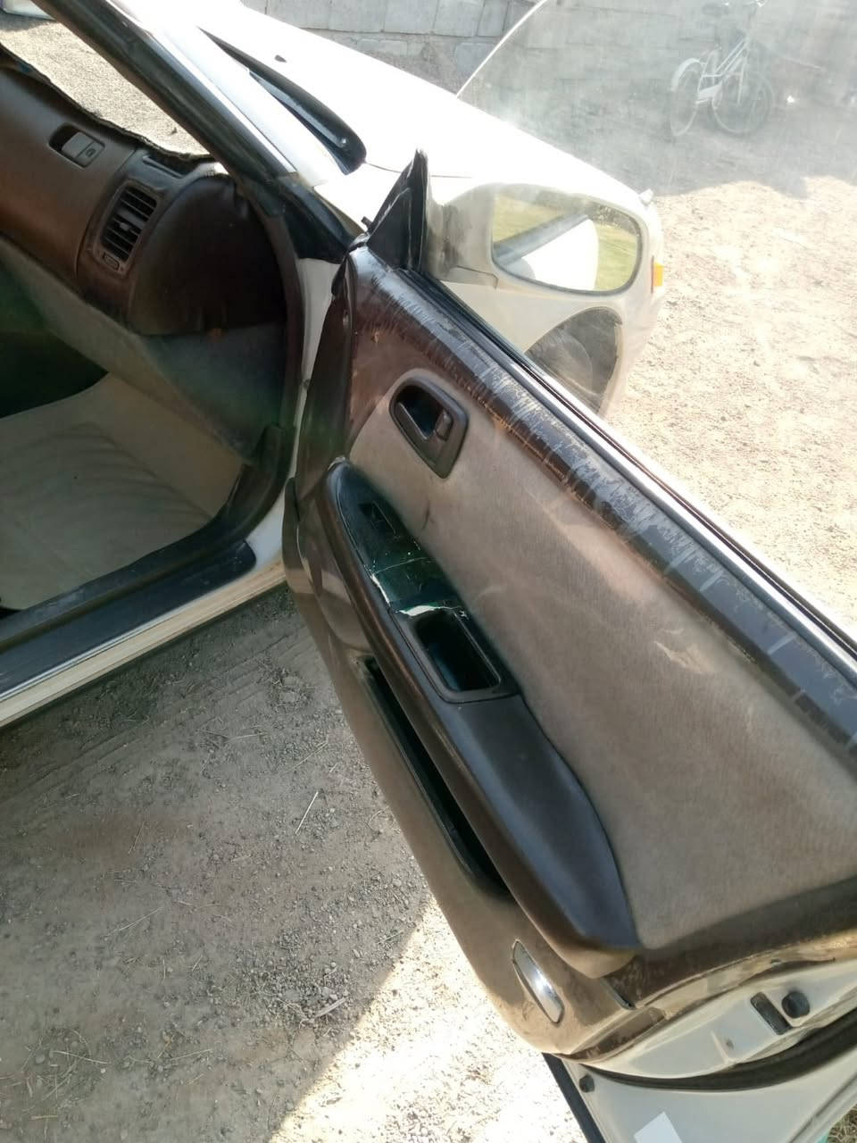 مارك نفخ ٩٢
اللون لؤلؤي
مصبوغة عام للجمالية 
كير مكينة مكفولات
تبريد تدفئة شغال 
صدر امامي خلفي جديد
سنوية مجددة لل٢٨

سيارة كاملة ماتصرف عليهة ربع 
كلشي شغال بيهة 
السعر ٦٥

للاستفسار ***********
