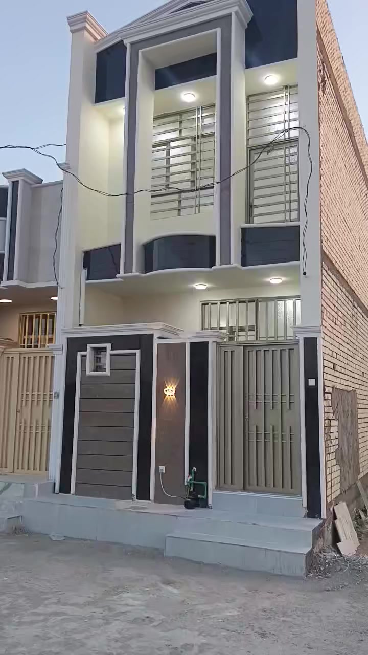 في كربلاء صف جامعه كربلاء الرئيسيه عن الامام اربع كيلوات بيت 50 متر طابقين بناء طابوق جمهوري سعر 52 مليون طابو زراعي سند 25 قرار محكمه حجز***********
‏‪***********‬‏
