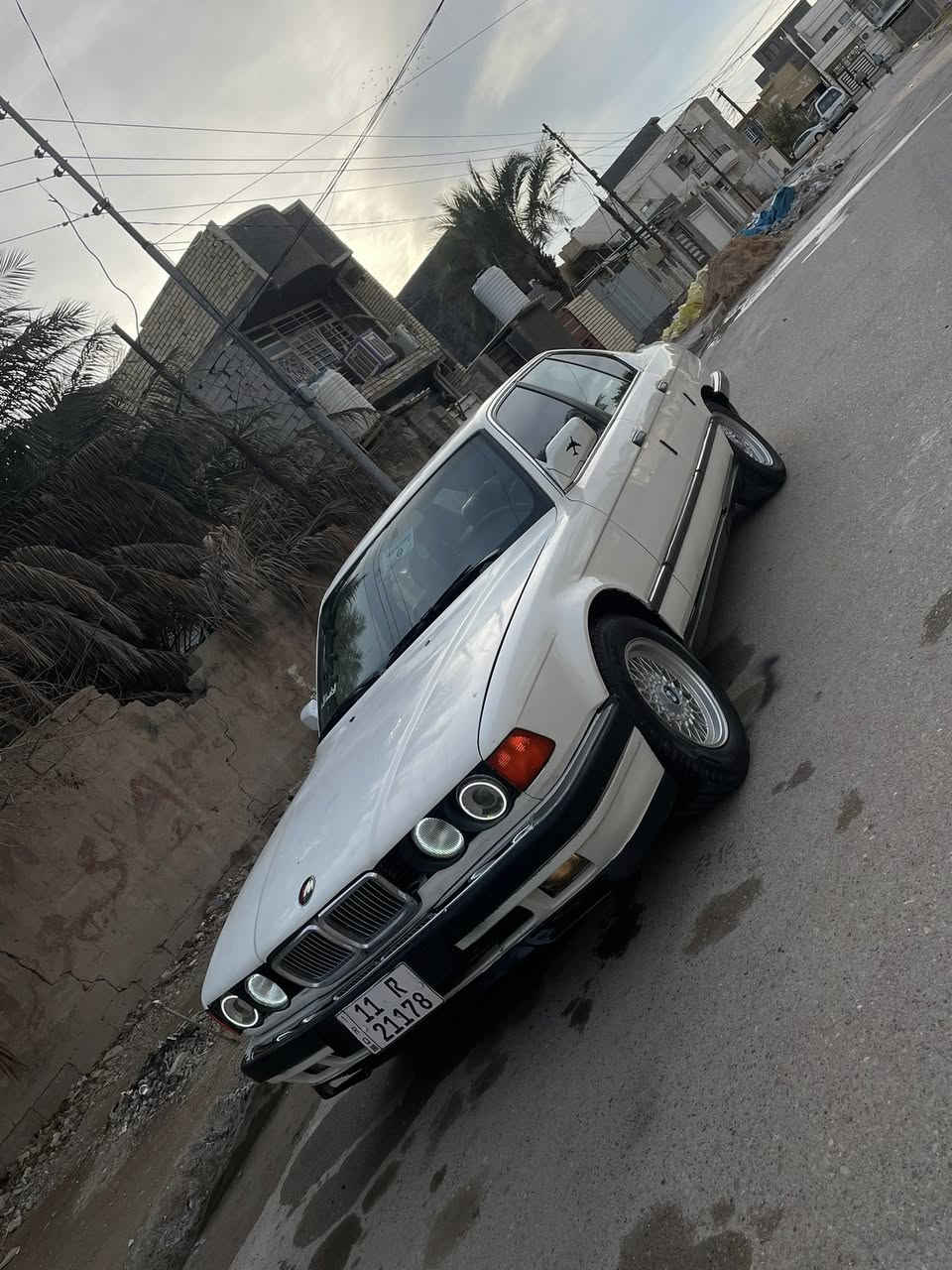 حبايب اقره التفاصيل واتصل
السلام عليكم للبيع 750i.  V12 بي إم دبليو
اصل 750 بلاديه ما محور ولا ملعوب بي. 
رقم بغداد دولي بسمي شخصياسنويه 2030
 تخم ويل كبل خليه بلادي اصلي جديد 
  محرك 5300. تنفس طبيعي بلاد  طياره وصرفها ممتاز مال 6 سلندر الجانيها يعرف 
سياره جاهزه ومكفوله من الظربه.  والكص والتبديل كلها بلاديه بس طخه بسيطه بيها بصف لباب  
كشناتها جلد غرفتها تخبل❤️
 السياره محرك واكسل بحاله جيده فقط كيرها من بارده بي صفنه. من تحمه يروح 
وللعلم شاده جديد قبل 22 يوم  بس مالي خلك ارجعله بالحله بعده بالظمان 
 سياره كهربائيات كلها بلاديه وتشتغل 
سعرها 55 وبيها مجال للشراي. 
مكانها محموديه 
***********
