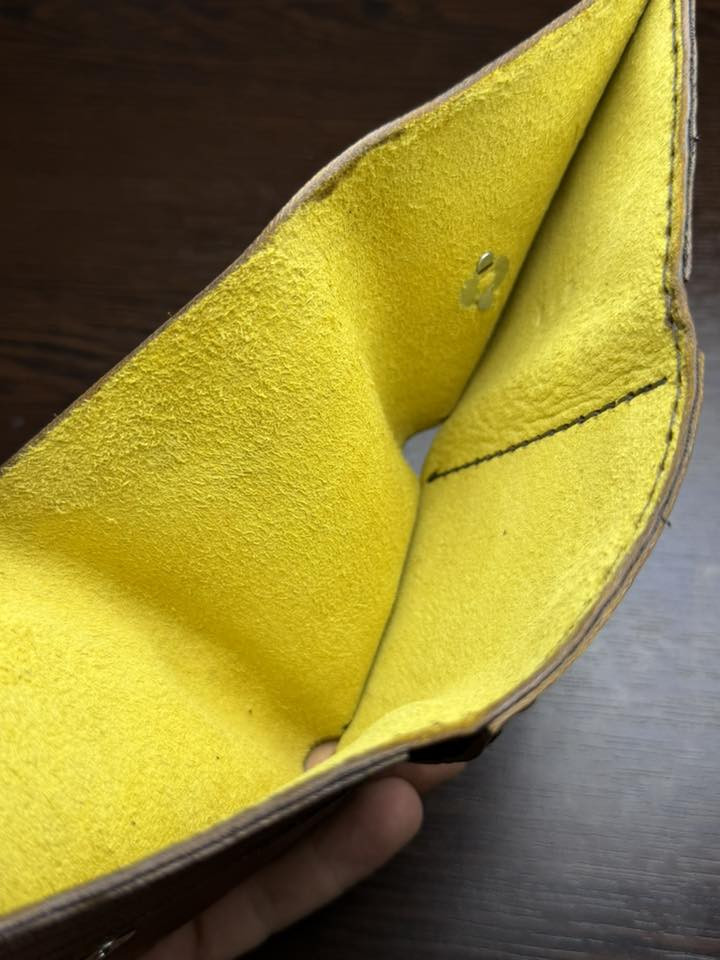 محفظة نقود
جلد طبيعي 100‎%‎ حيواني ( على الفحص ) 
تحتوي على سحاب داخلي 
طباقيه 

13 الف على اول تم


**إذا كنت صاحب هذا الإعلان وتريد حذفه لأي سبب، رجاءا أرسل رسالة إلى الدعم الفني**