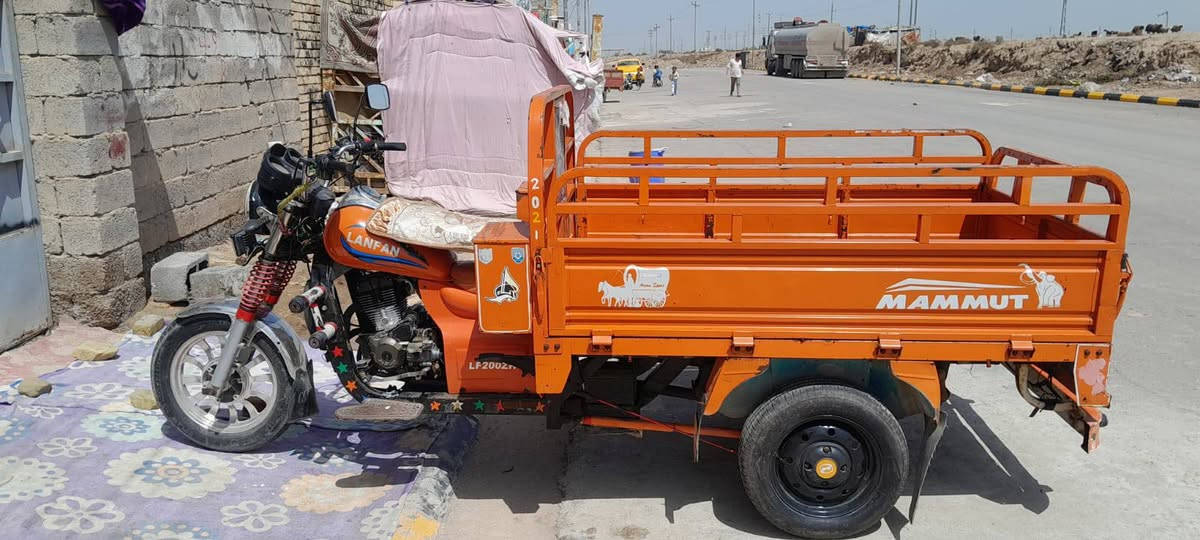 ستوته للبيع نضيفه بس التصوير ضالمه موديل21 المكان المجر السعر 2500 هذه رقمي ***********
