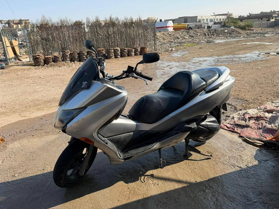 السلام عليكم فورزة 0/10 للبيع اللون رصاصي
محرك خير من الله الكفرات بيهن شخوط مثل ماموضح بلصورة السعر مليون ***********
