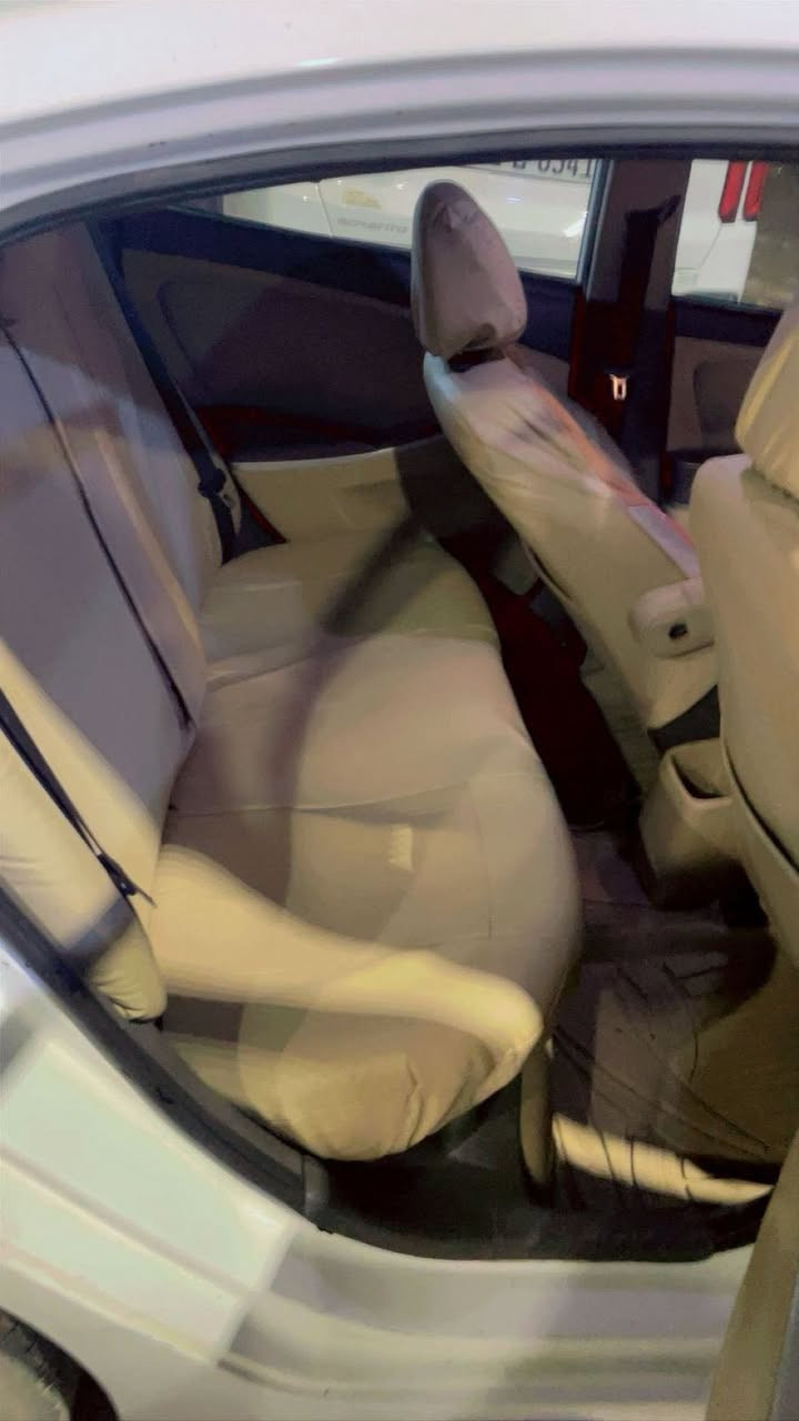 اكسنت2012 خليجي   محرك 1600  دوش

اشاير مري 
تحكم ستيرن 
رقم السليمانية انكليزي 
تخم تايرات جديد  
بيه صبغ الدوسات تكحيل  الباب الأيسر 
مكاني بغداد
***********
