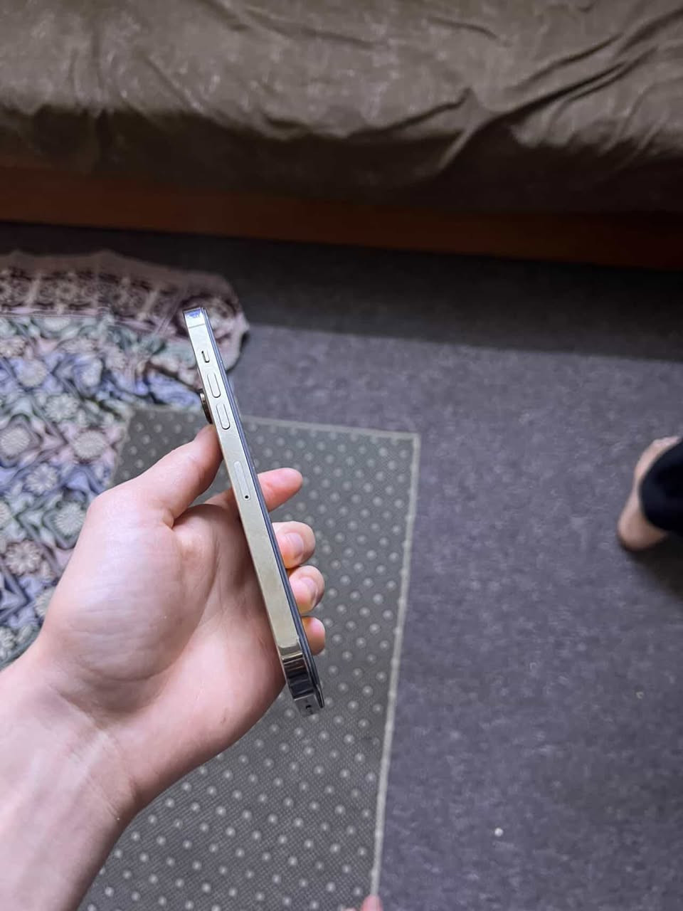 سلام عليكم عندي ايفون 14برو ماكس الجهاز نضيف وحلو الجهاز ذاكرتة ١٢٨ وبطارية٨٥ نموذجm ومبدل شاشه ولباقي مكفول ومكاني بغداد تاجي سبع البور  ولشراي يتصل *********** السعر٥٨٠ وبي مجال بصيط
