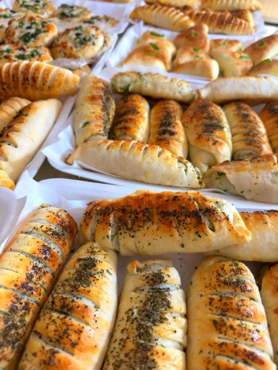 “ورق عنب 🍃
كلشي متوفر من أكل بيتـي نظيف وطازج، وعلى حسب طلبكم 🤍
توجد خدمة توصيل سريع ونظيف
✨
ولذّة تفتح النفس وتخليكم ترجعون تطلبون مرة ورا مرة 😋

الدولمة الرهيبة، البرياني، التبسي، الدجاج، وكل الأكلات العراقية
  متوفرة 🍽️🔥

طلبكم يوصل لحد باب البيت بأحلى طعم وأحسن جودة 🤎”


**إذا كنت صاحب هذا الإعلان وتريد حذفه لأي سبب، رجاءا أرسل رسالة إلى الدعم الفني**