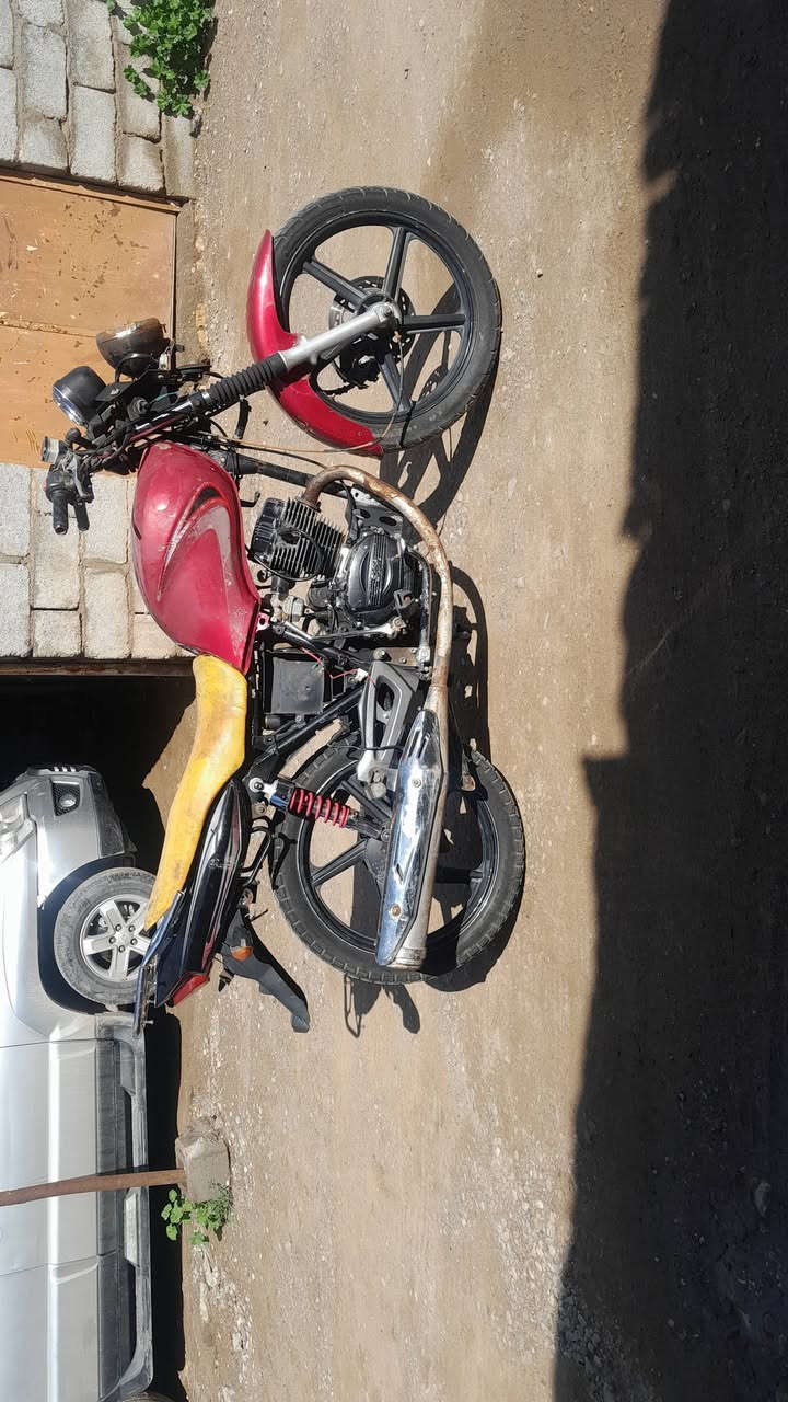 ايراني للبيع موديل ١٧ ورقه كورتونيه كهربائيات شغاله مكينه شرط خرسه السعر ٢٢٥ بلاش  بعقوبه الهويدر ***********
