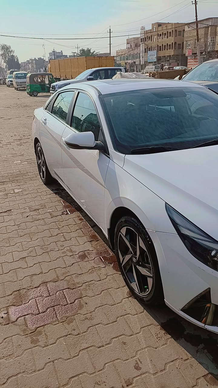 السلام عليكم
 النترا ٢٠٢٢ لبيع مكينة ٢٠٠٠ 
فول مواصفات فتحة سقف 
بصمة أبواب وصندوق 
تشغيل عن بعد 
اشاير ترحيب 
وبعد بيها موصفات 
ماشية ٤٩
سياره مكفولة  ١٨٠ ورقة وبيها مجال بسيط مكان السيارة بغداد مدينة الصدر  للاستفسار ***********
