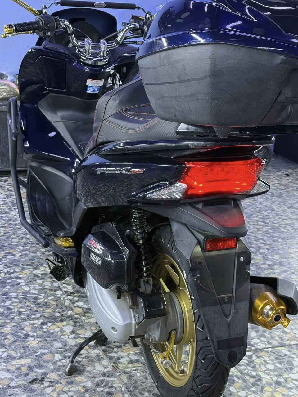للبيع دراجة نوع PCX
جيل ثاني ياباني 
اللون حبري 
حجم المكينة 150cc
كفالة عامة
مرقم انكليزي بغداد بأسمي
 تحتوي على تزويد كامل 
كما موضح بالنشر
 المكان بغداد
التفاصيل الاتصال على الرقم ***********
