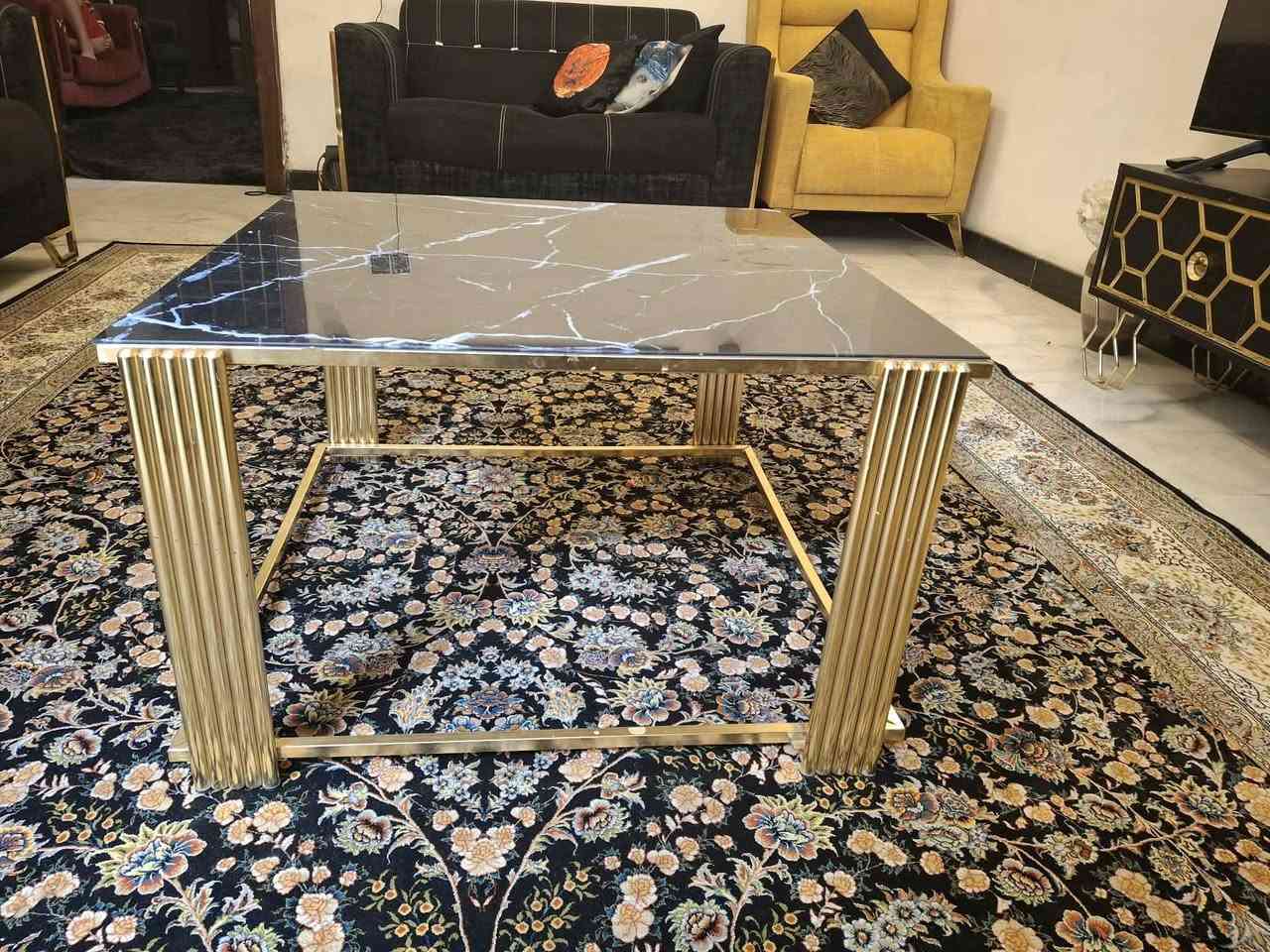 اغراض منزل للبيع بسعر مناسب بغداد حي الجهاد 
تخم قنفات ٧ كراسي + طبلات مع طبله وسطيه عاليه المتانه + طبله وسطيه ايضا تنفع ميز تلفزيون .
سعر قفل ٤٥٠
***********

