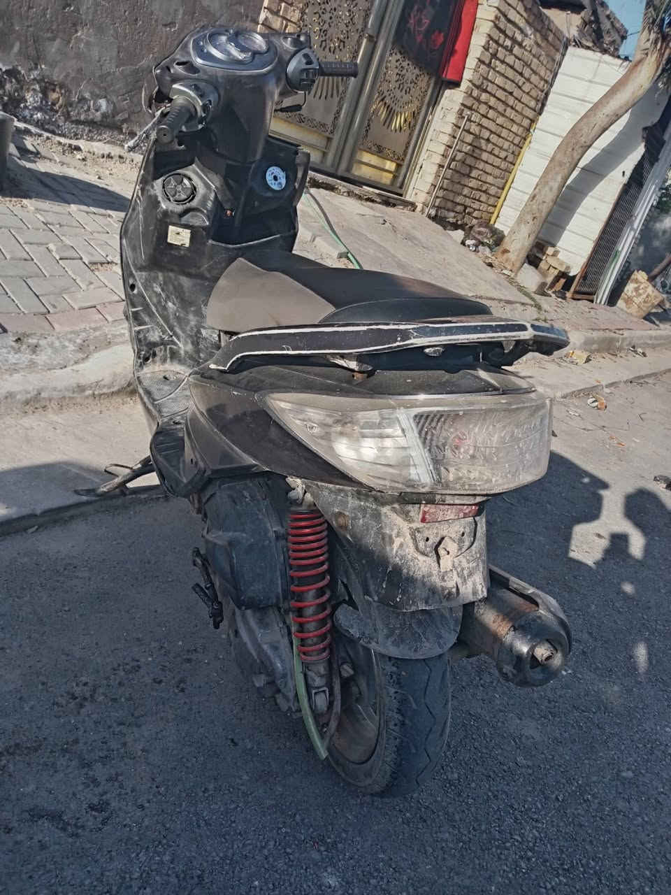 سكنس فحل كابريتر للبيع او مراوس بماكس عدله لو بوليس مكينه بلاديه مجفته جديد قبل يومين وبيها صوت مال فيلس لو زنجيل شغاله سلف وهندر شغاله بس كابريتر شويه تعبان بس نكره كهربائيات كلها شغاله  سعر 300 مكاني الحسينيه مال الراشديه ***********شراي اتصل وتدلل مستعجل عليه
