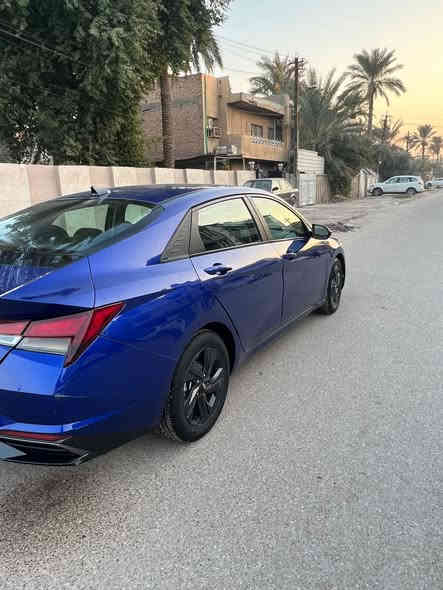 للبيع | Hyundai Elantra SEL 2021 نص فول 
لون أزرق مميز — محرك 2.0 لتر — ماشي 3212 ميل فقط
المواصفات:
• محرك 2.0 لتر 4 سلندر
• تحكم ستيرن
• شاشة وسطية
• بصمة تشغيل (حسب الفئة SEL)
• مانع انزلاق
• أنظمة أمان حديثة

المعلومات الإضافية:
• الموديل: 2021
• العداد: 5020 ميل فقط
• اللون: أزرق

السيارة ، ضررها واضح ومحدد، وماكو ضرر بالمكينة أو الشاصي حسب التقرير
عنواني بغداد الطوبجي ***********
