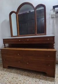 ميز تواليت خشب عراقي ثقيل للبيع 07712795430