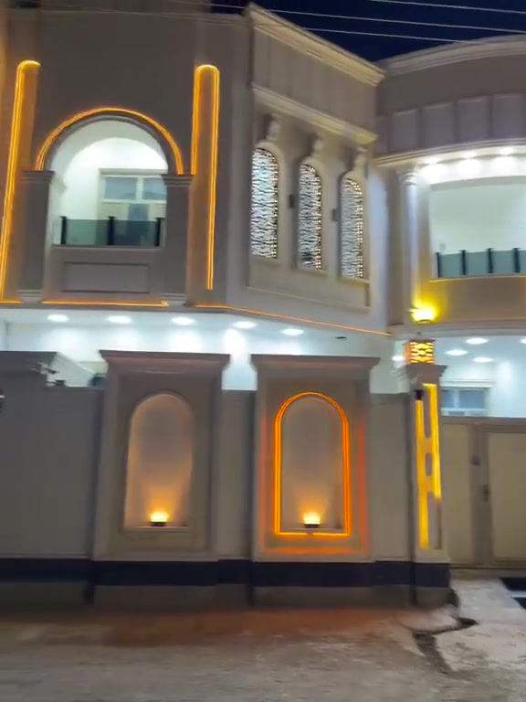 بيت للبيع عنوان كورنيش الحوز السعر ٣٠٠ مليون مع الاثاث طابو زراعي البناء حديث للاستفسار الاتصال على الرقم ***********
