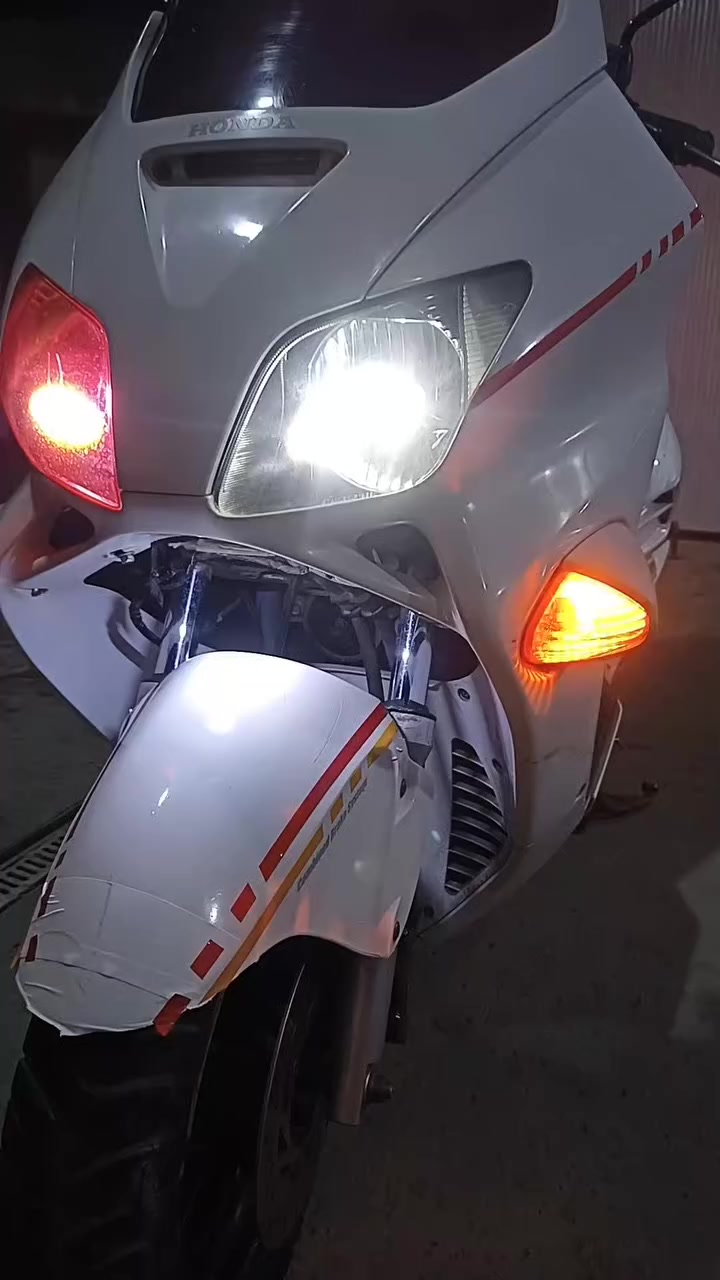 سلام عليكم 0/6 دراجة خير من اللّٰه نضيفة زنون كليتة بلاد دراجة تاخذهة متتعب صبح وبليل نكرة سلف من اكول خير من اللّٰه يعني خير من اللّٰه نضيفة علة ايدية تايرات سود مكاني البياع عارضهة بواحد و50 وبيهة مجال سبب لبيع اريد اشتري سيارة منفيس وسويلى مكاتبة اي
واحد يحاسبك عل برغي
تخابرني رقمي بي واتساب ***********
