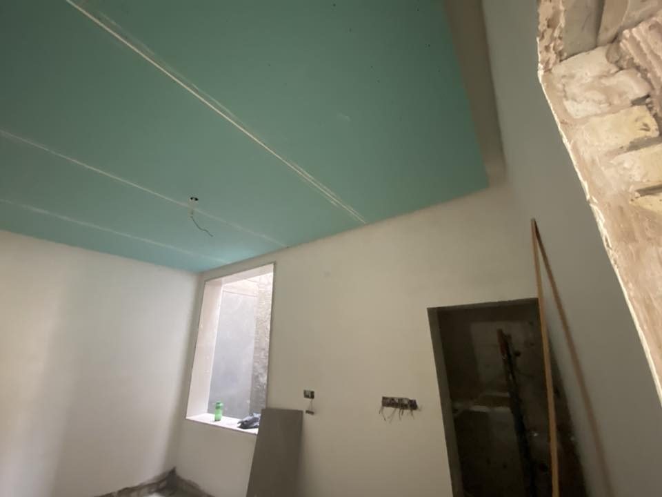 بسم الله الرحمن الرحيم 
سلام عليكم مشتمل للبيع الموقع البلديات شارع الكنيسة المساحة ٧٠ متر الواجهة ٥ النزال ١٤ الشغل كلة هندسي درجة اولى كهرباء بواري و النقاط كلها اصلية ضمان ارتفاع البيت ٣٤٠ طابق اول الثاني ٣٣٠ كلة سقوف ثانوية ركم  ثلاث غرف نوم اربع حمامات واصل المرحلة التشطيب يعني باقيلك و اجهة و ارضية للتواصل و الاستفسار حيدر ابو حسن 
‭٠٧٧١ ٦٠٤ ٦٣٣٠‬
