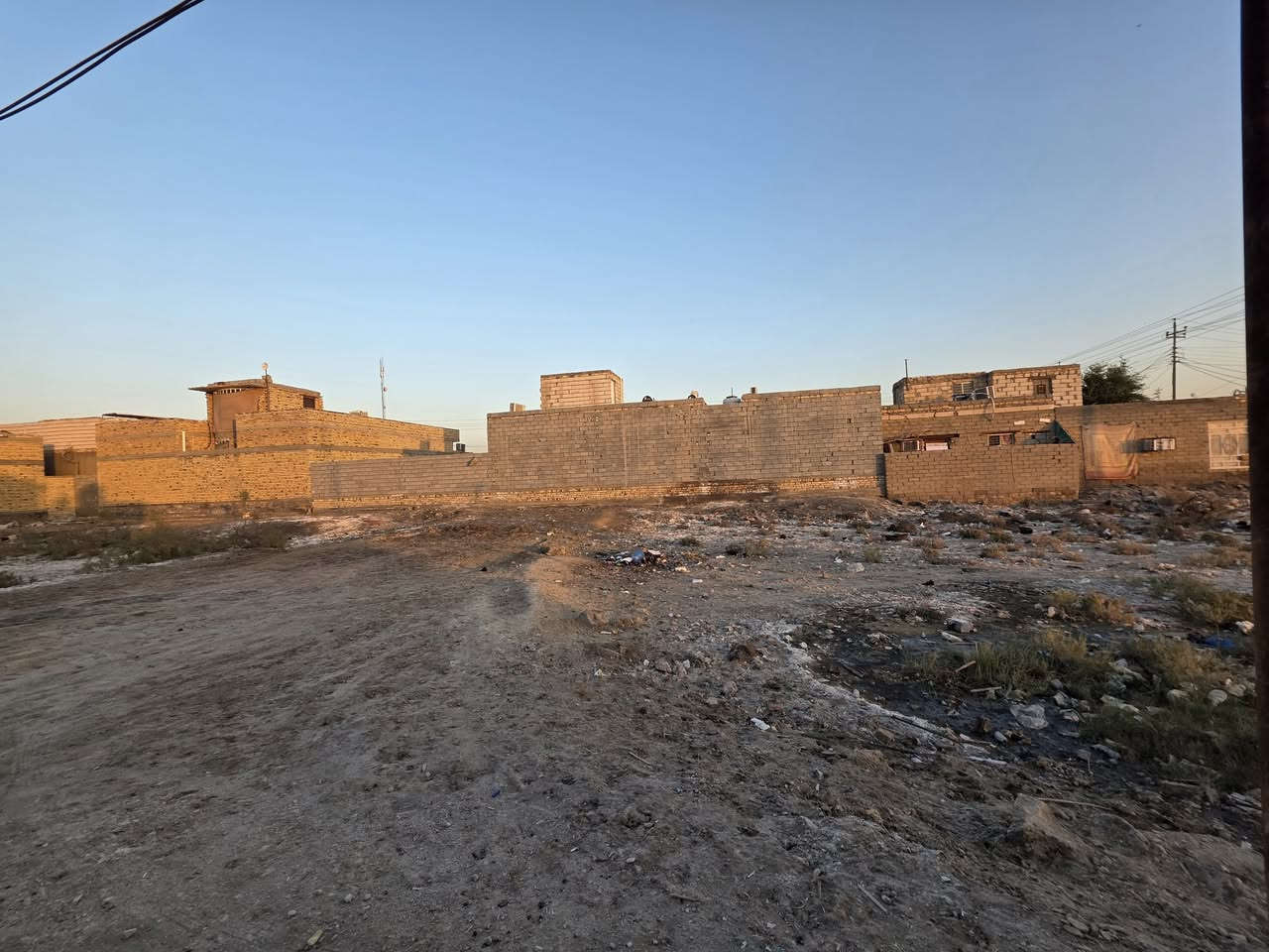 السلام عليكم قطعه للبيع  زراعي مساحه ٢٠٠م
المكان ال محينه نزلت سيد جاسم تبعد عن الشارع العام ١٠٠م حوالي 
السعر ١٣ مليون 
للستفسار *********** واتساب ***********
