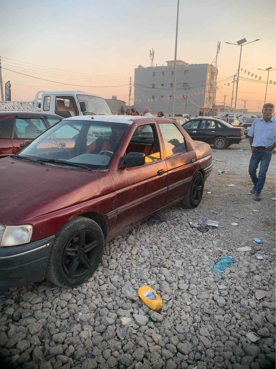 فورت استرا موديل ١٩٩٢ گيرو مەكينه شەرت درستن سەنەويه كەسك گەله اوليت بشرت دەين و دزين شەرت از دم  سعر ٨ وه رقە مەجال جارا تايره جديد  *********** دهوك, العراق
