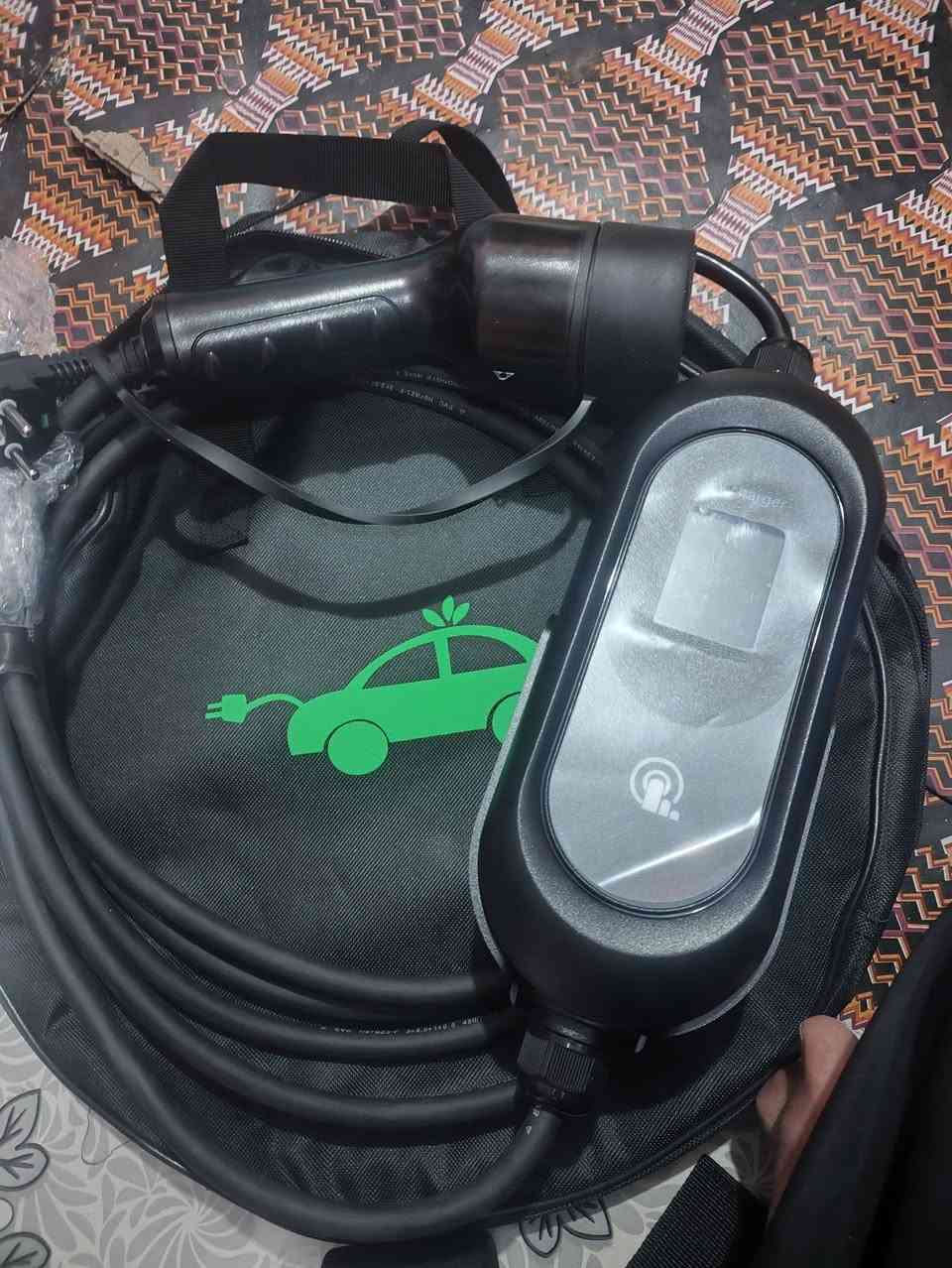 شاحنه تايب تو.    اوربي غير مستعمله 16امبير سعرها 100وتوصيل مجاني ***********
