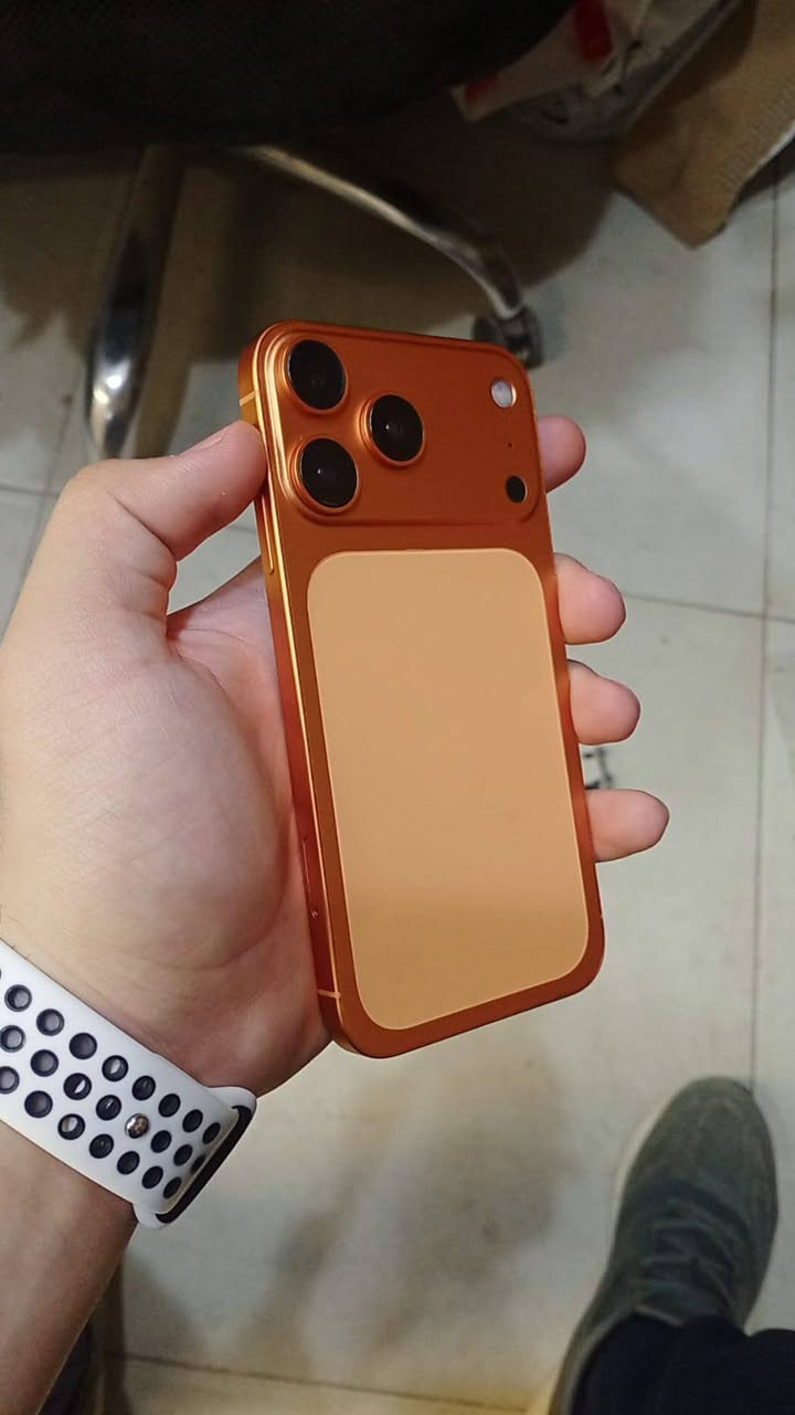 ايفون 11 عادي محور 17
مفتوح تخطي سيمكارت واكف فقط والباقي كلشي شغال بي السعر 150 وبي مجال بسيط 
مكاني بغداد ***********
