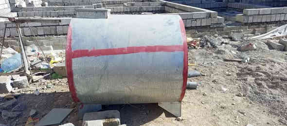 للبيع خزان مي حجم 1200 لتر
السعر 125 بي مجال مكان الدور حي المعهد 
***********
