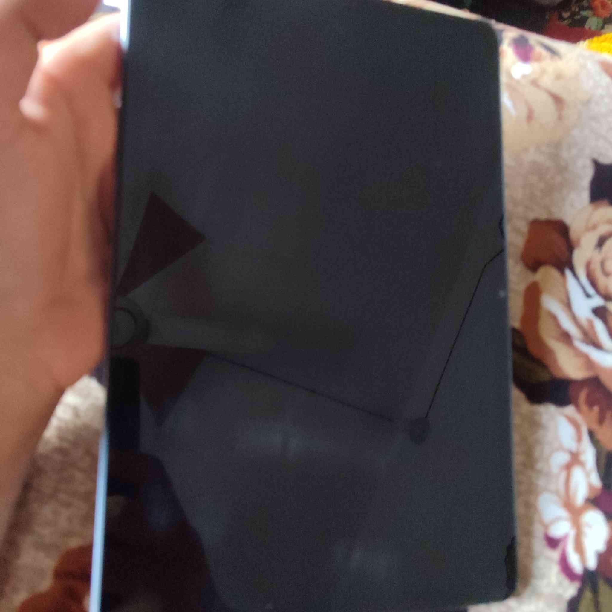 السلام عليكم ورحمه الله وبركاته اخوان عندي أيباد نوعه Redml اشتريته 310 ألف مع الغلاف الدفتري وارد ابيعه استخدمته فقط ايام قليلة 45 يوم ومحتاج ابيعه 275 ألف قفل ، الشراي يتصل على الرقم ***********
