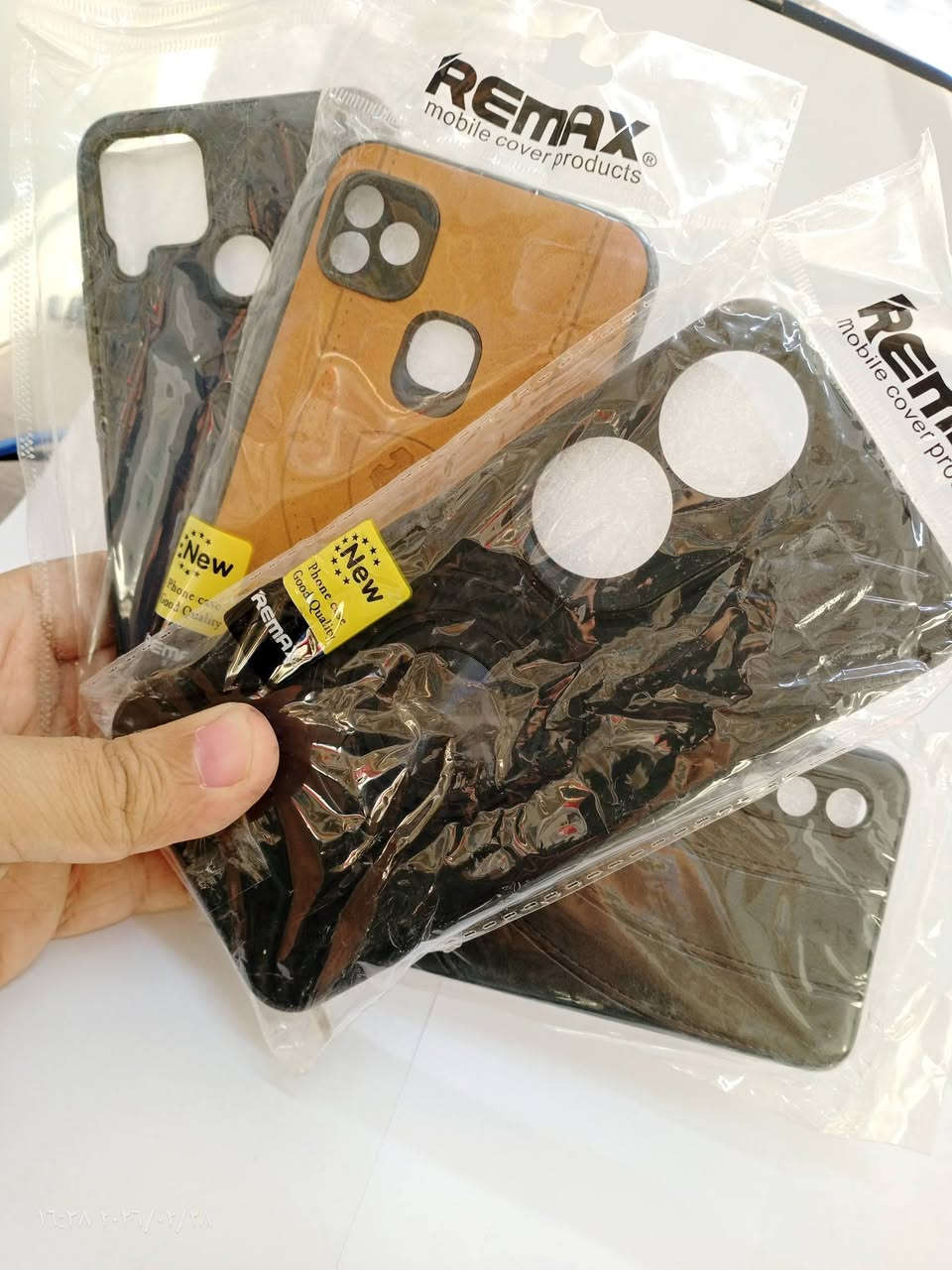 السلام عليكم
كفرات العدد 400 مع عدسات العدد 40  ايتمات حديثه السعر 70 الف كلها نظيفه وجدد مال تصفيه محل رقمي ***********
