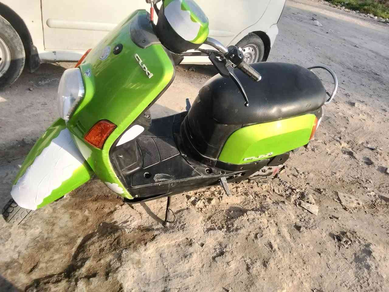 اسلام عليكم شباب ماكس بوليسي للبيع
الدراجة بلادية بيها نقوصات بصيطة نضيفة  شغالة نكرة بكل وقت 450وبيها مجال بصيط بغداد الزعفرانية  ***********ما متواجد على فيس اتصال فقط
