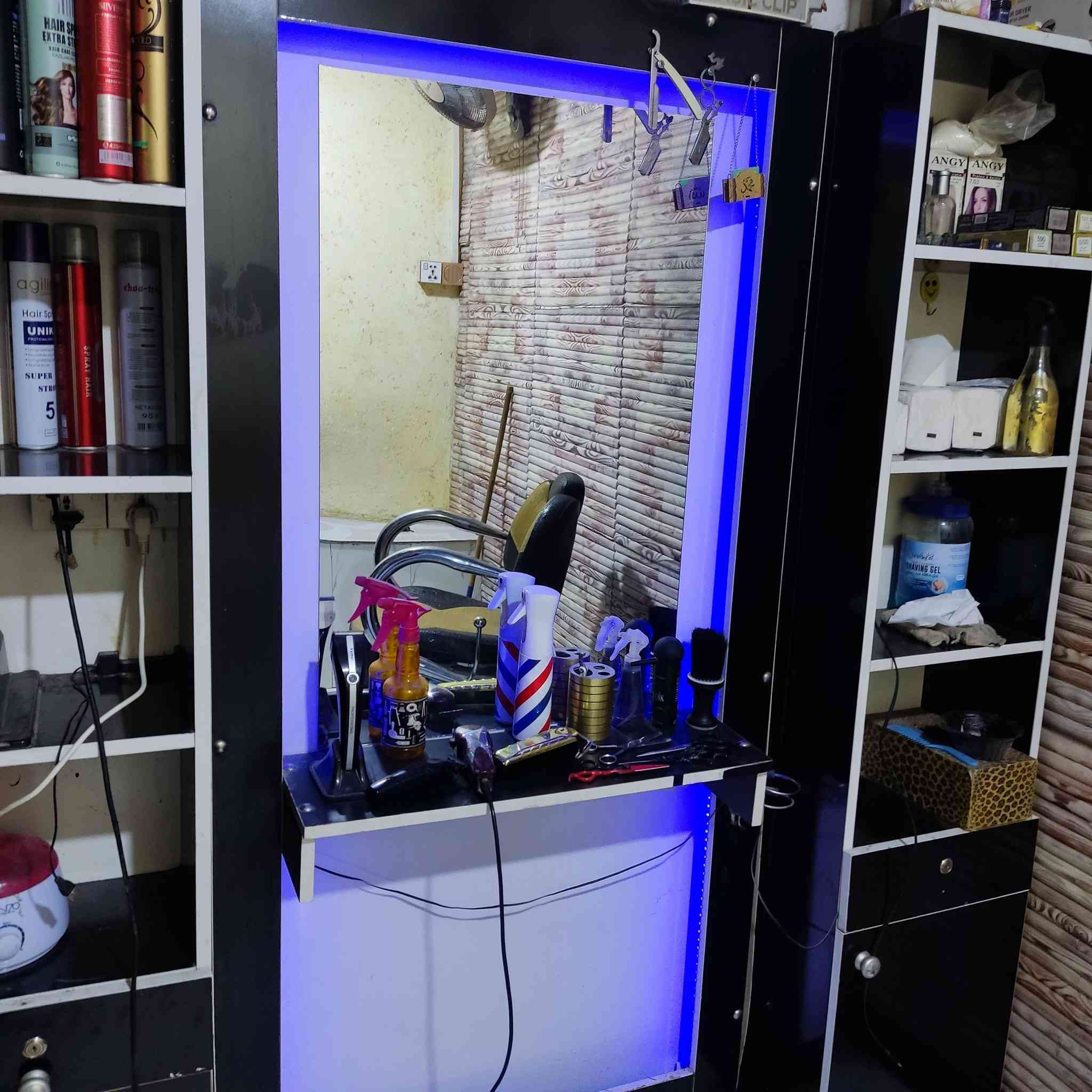 السلام عليكم غراض خلاقه كامله للبيع للتواصل رقم الهاتف***********
