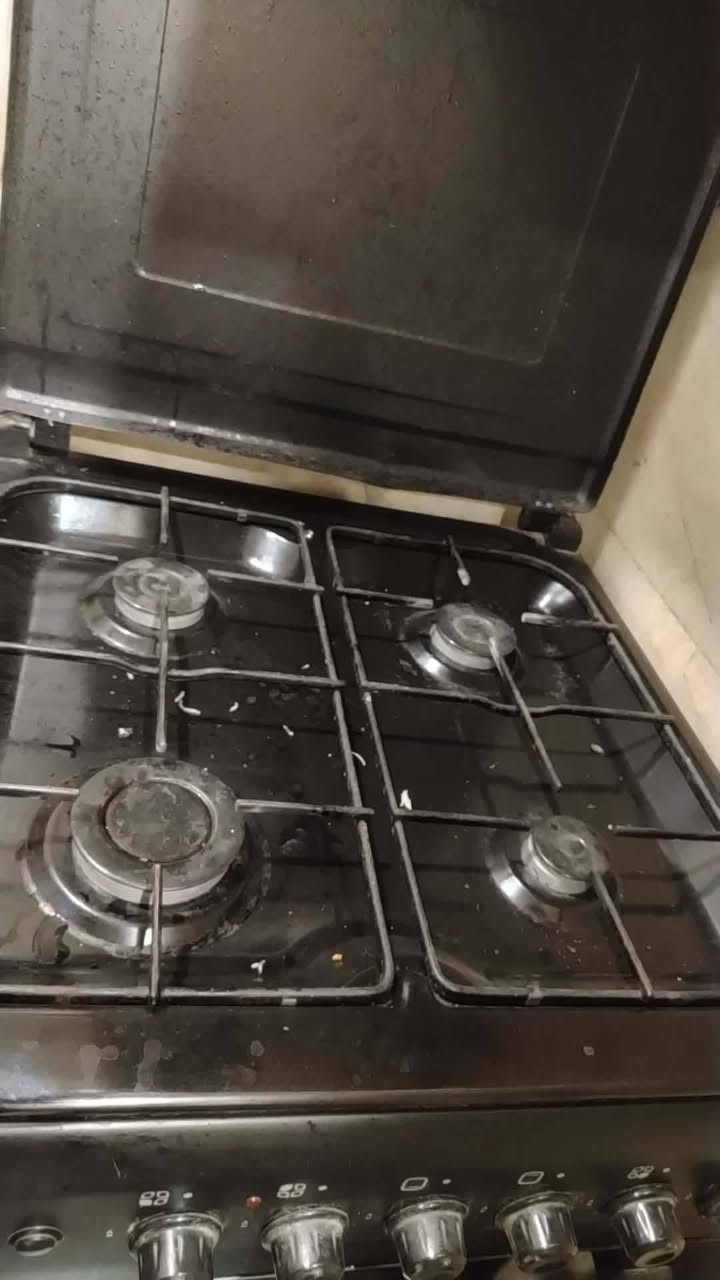طباخ للبيع شغال فرن والعيون فقط عين ماتشتغل عايزها تنضيف نضيف صوره تثبت هل شي سعر 60الف


**إذا كنت صاحب هذا الإعلان وتريد حذفه لأي سبب، رجاءا أرسل رسالة إلى الدعم الفني**