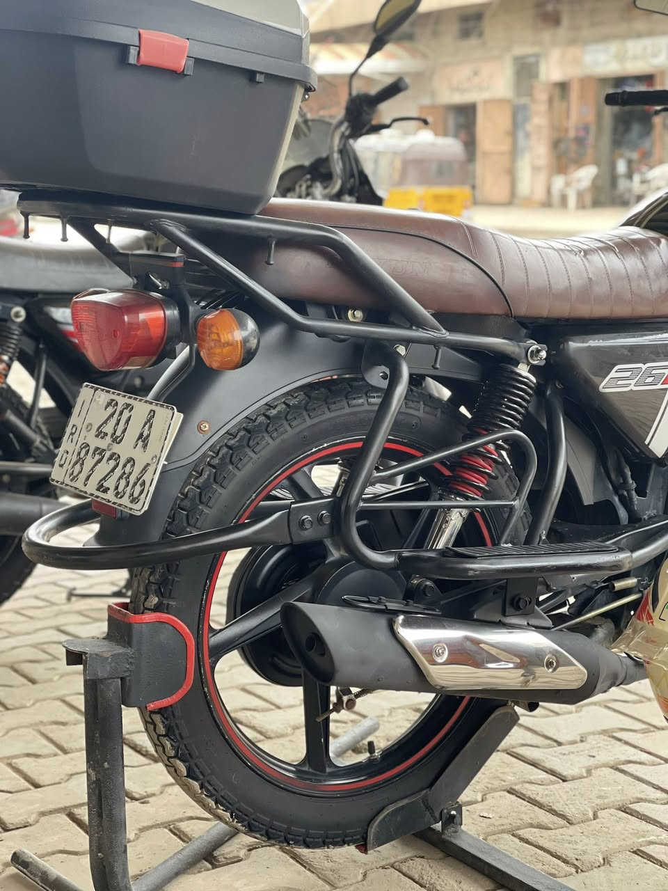 دراجة دايوان نفخ للبيع او مراوس 23
رقم انكليزي

دراجة نضيفة 

سعر مليونين و 400 وبيها مجال كفاله عامه 

*********** الخالص
