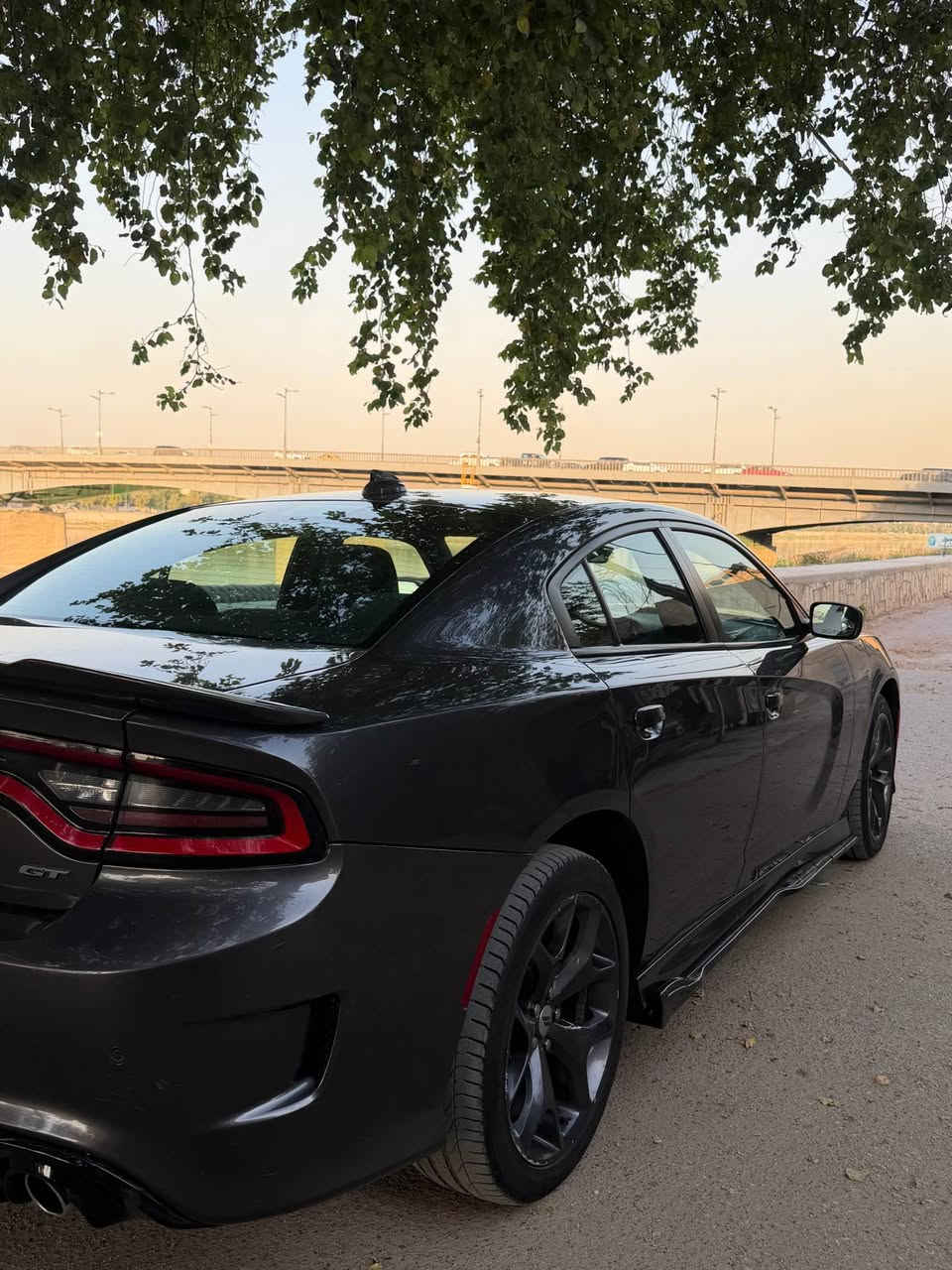 جارجر gt 2019 
وارد امريكي 
السيارة ماشيه 110 الف كيلو 
4 دسكات جديدة
تايرات جديدة وصدر كامل جديد
بصمة 
شاشة كبيرة 
كشن السايق كهرباء 
حساس خلفي 
السيارة مكملة ع الاخير 
حادثها فقط جاملغ خلفي عكس السايق ضربته خفيفة 
وخدوش بسيطة موضحة ب الصور 
رقم بغداد 
السنوية جديدة ب اسمي تحويل ثاني يوم 
مكان السيارة: بغداد/بغداد الجديدة 
السعر : 225 وبيها مجال 
للتواصل: *********** بغداد, العراق
