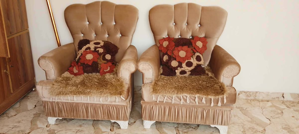 تخم ملكي كلش نظيف 10 مقاعد سعر 500 يوجد توصيل داخل كركوك والأطراف وتدللون علينة 🥰


**إذا كنت صاحب هذا الإعلان وتريد حذفه لأي سبب، رجاءا أرسل رسالة إلى الدعم الفني**