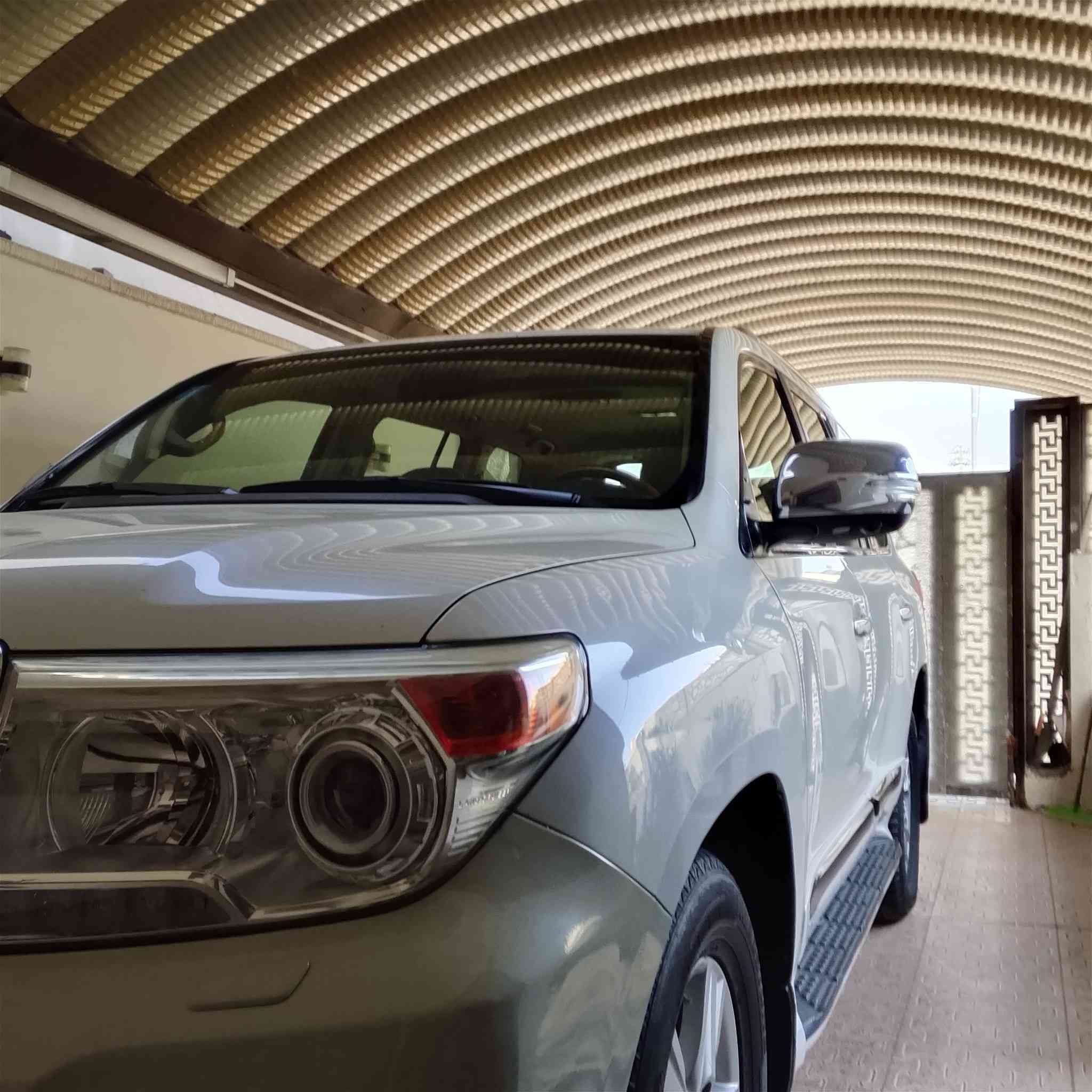 السلام عليكم 
لاندكروز 2015 بريم ام الطفايه فول مواصفات معروفه GX.R
سياره كفاله محرك كير بيه فقط هلال الخلفي صبغ وجاملغ بارد وبراغي باببتين مرخايات سياره احلا من الصور مال جناي جديده خمس كامرات 5 وياهه بصمتين ومسجل مالته  موجود
السعر 375 بيع او مراوس
مكان بغداد الكرخ
***********
