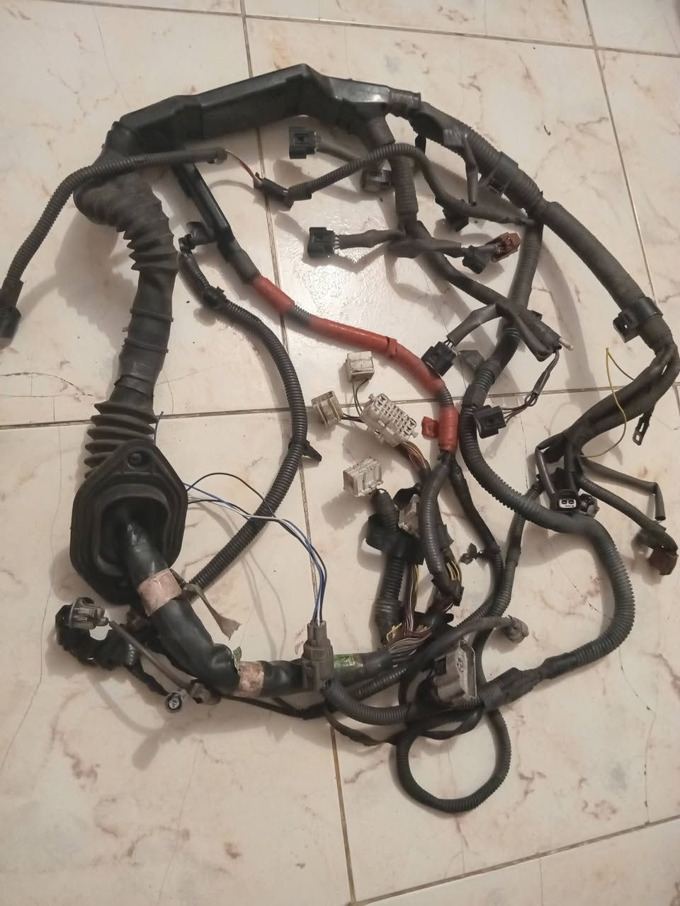 السلام عليكم ضفيره مكينه جمره بيكب مال حاويه للبيع 
سعرها ٢٠٠ الف وبيها مجال للاستفسار ***********
