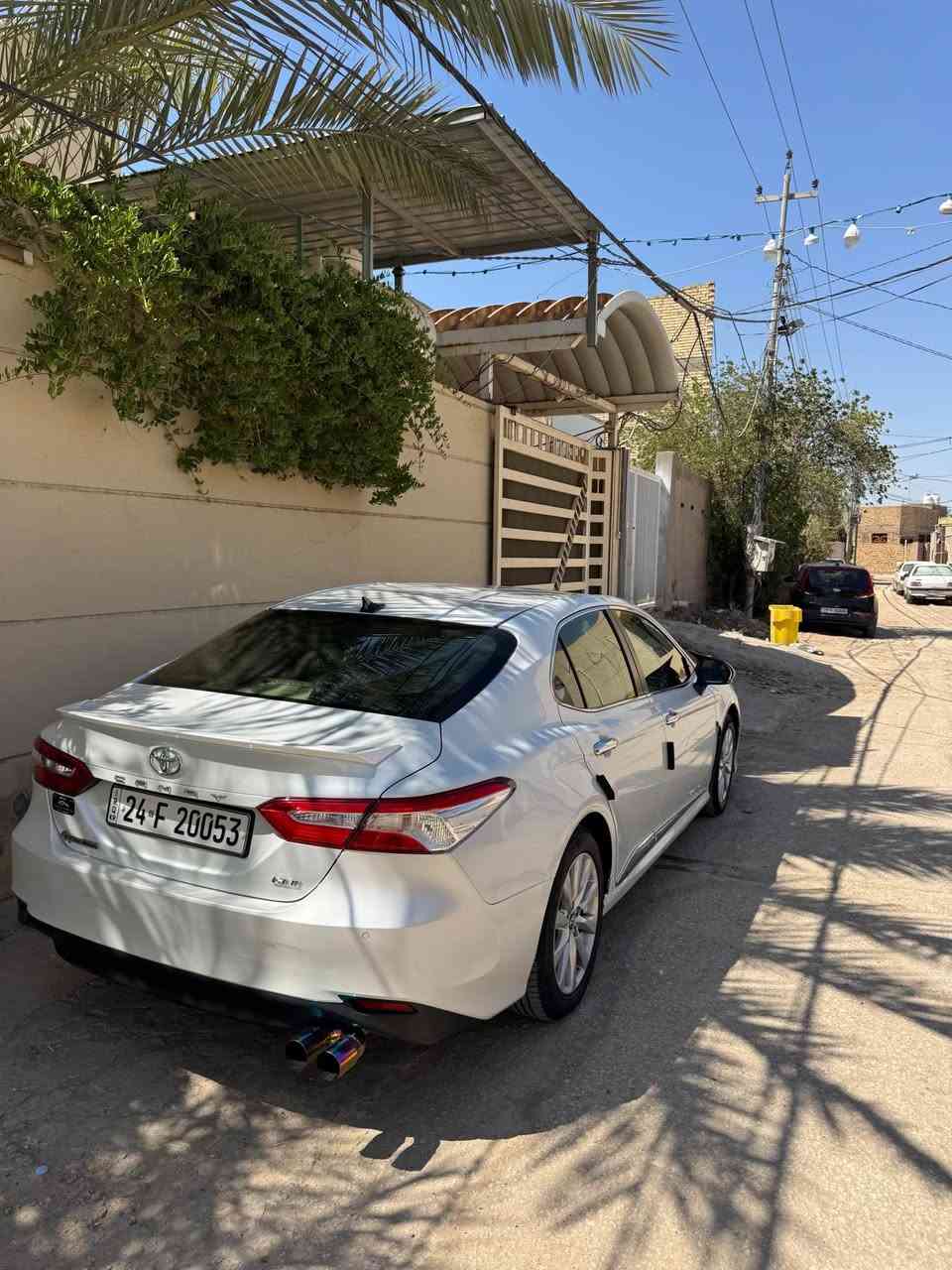 السلام عليكم  تيوتا كامري موديل 2018 خليجي كفاله عامه من الضربه رقم دهوك رقم الجديد الدولي فول مواصفات حجم المحرك 2500 اربعه سلندر 
بصمه تشغيل وابواب 
كامره 
اوتو هولد 
سايد بريك بصمه 
حساسات اماميه وخلفيه 
السياره جاهزه من كلشي حتى الهزه مالتها بعدهي ما ساقطه مداور تسجل بسمك 
السعر 210$ وبيها مجال 
التواصل *********** النجف, العراق

