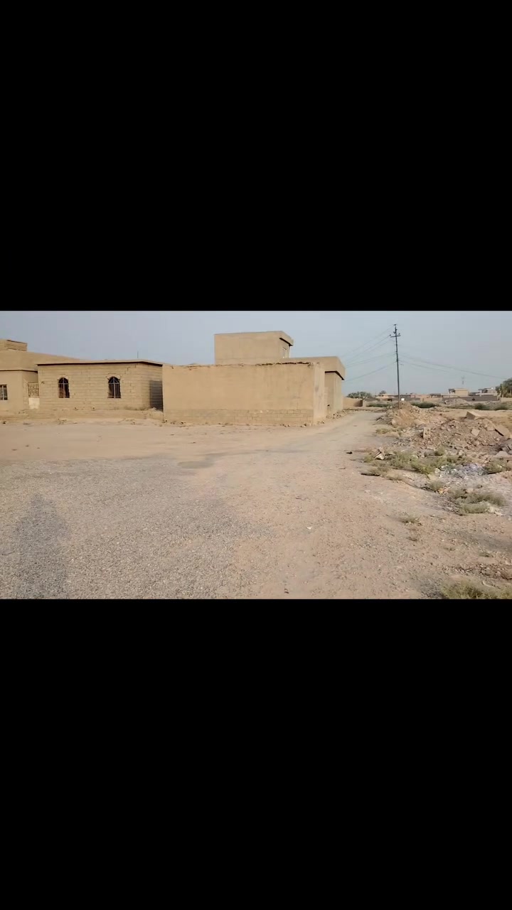 للبيع بيت كلش مرتب وجبير مال عيله جبيره فول سيراميك بس يعوزو سقوف البيت طابو زراعي حي الاطباء القديم مساحه 260 متر واجه 13 متر السعر 55 وبي مجال الاستفسار ***********
