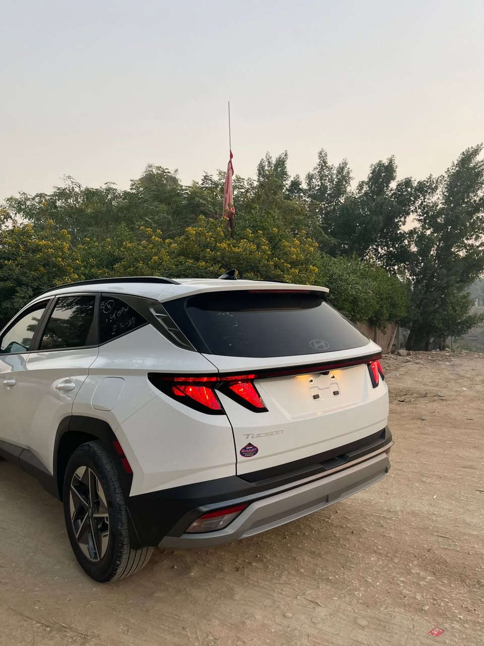 توسان وارد امريكي  2025 SEL
2025 ماشيه 3 الف 
حجم المحرك 2500  
بصمه + بصمه ابواب لمس
شحن لاسلكي 
كيج الكتروني متغير 
شاشة متصله 
رادارات امامي + جانبي +خلفي 
قيادة الية 
هندبريك بصمه
مكاني بابل 
للاستفسار / ***********
