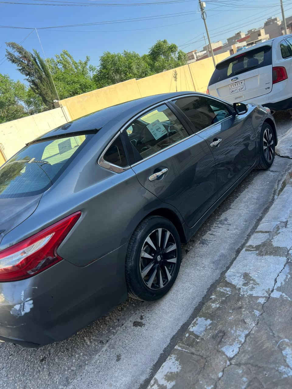 Altima2018بۆ فرۆشتن
سیارەكە زۆر خاوێن ماوەتەوە گێڕومەكینە بەشەرت سیارەكە بە ناوی خۆمە 
سعر 125 مەجالیشی تێدایە
***********
