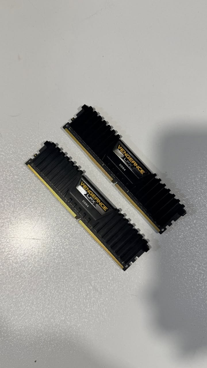 كرت شاشة RTX 3070 8GB زوتاك 425 الف
بورد B760M plus wifi وياه رام 16GB D5 ب 325 الف
بورد Msi B760M ب 125 الف
رامات كورسير 180 الف 2x16 مجموع 32GB
رامات T force ابيض RGB 2x16 مجموع 32GB ب 225 الف
مكاني بغداد / توصيل متوفر 
***********
