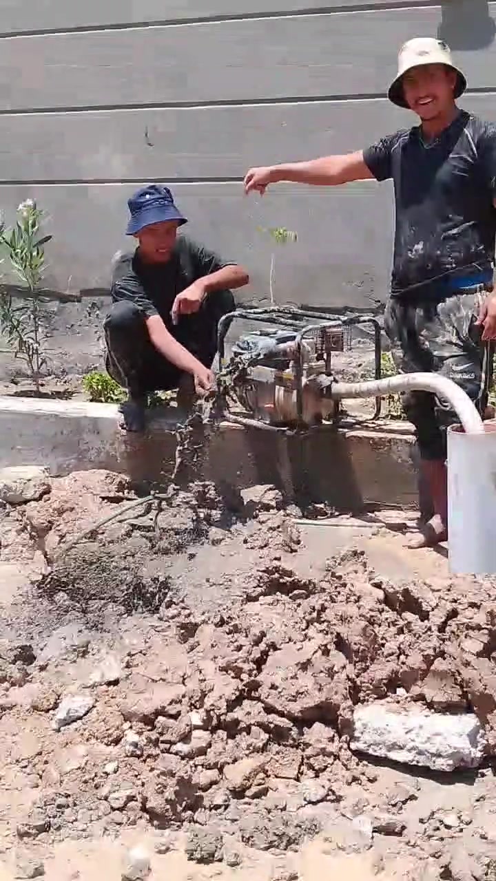 مستعدون لحفر الابار اليدوية والالية الخاصة بالمنازل والحدائق يوجد حفر ألي يصل الى 100م بأنسب الأسعار ***********
***********
