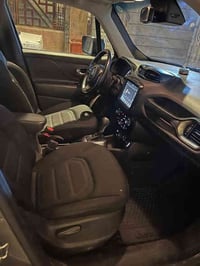 جيب رنكيد فئة سبورت ماشية 17 ميل السيارة فول ما عدا الفتحة بانوراما تش...