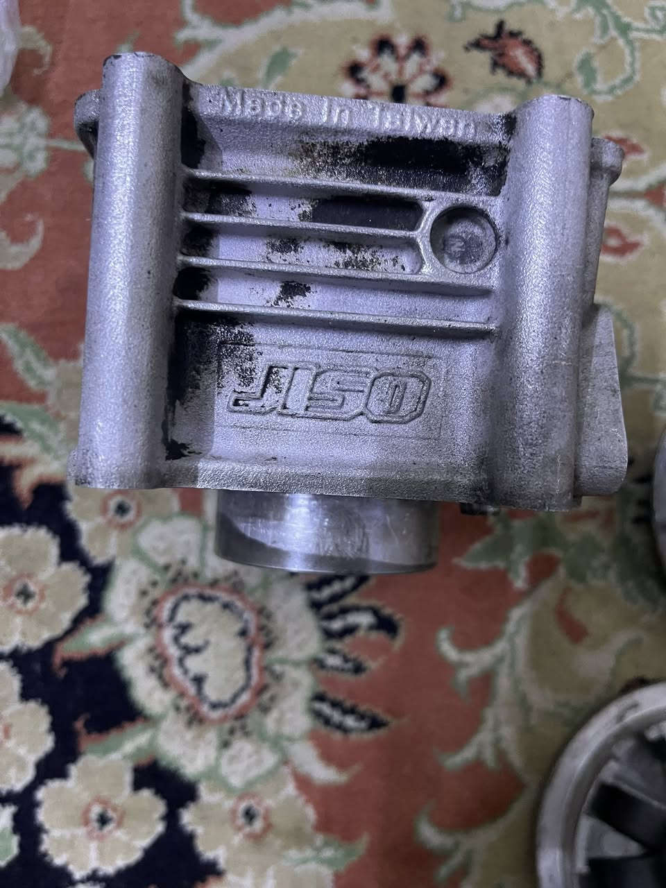 سلام عليكم 
تزويد للبيع 
كلجات اماميه رياضيه أصليات واحد منهن بوشه جبيره قوي 
بوشه جيسو اصليه59 هيه والبستم كامله 
راجز 5 خرز اصلي
سلف رياضي اصلي مال رمبه  
مكاني مدينه الصدر 
رقمي ***********
