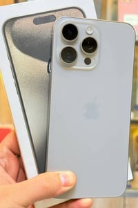 ‏. ايفون 15 برو ماكس. ذاكره 256 . بطاريه  100 .  خط 1 . مستبدل شاشة ! ...