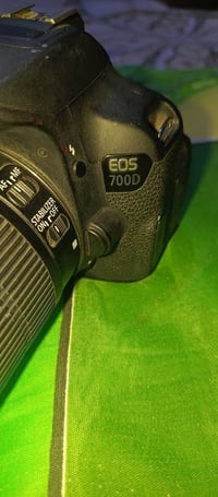 كاميرا • بدون شاحن • كرت ذاكرة 8جيكا