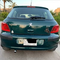 سياره جاهزه رقم بغداد كير ومكينه وتبريد وصدر بحاله جيده خشره بي شخوط و...