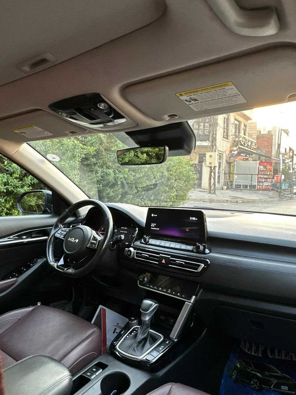 كيا سليتوس موديل 2022 رقم اربيل
وارد امريكي حادثها فقط البنيد صبغ ودعامية امامية 
بدون ايرباك  صور الحادث مرفقة

محرك 1600 تيربو  
فتحة  سقف
فور ويل 
داتو شو
بصمة تشغيل عن بعد 
بصمة ابواب
قطعتين تبريد

كشن جلد تبريد وتدفئة
حساسات خلفية
رادار امامي خلفي وجانبي

مانع تصادم امامي وخلفي

انطفاء محرك ذاتي اثناء الوقوف

قيادة الية
تحديد مسار 

ثلاث انظمه قيادة

شاشة اعطال

شاشه كبيره تدعم ابل كاربلاي

كاميره خلفيه داوره

مانع انحدار 
مانع تزحلق
اوتو هولد
فول تحكم استرين
نقاط عمياء
شاحن موبايل
السعر 163  ورقة
للاتصال ***********
عنوان السيارة بغداد
