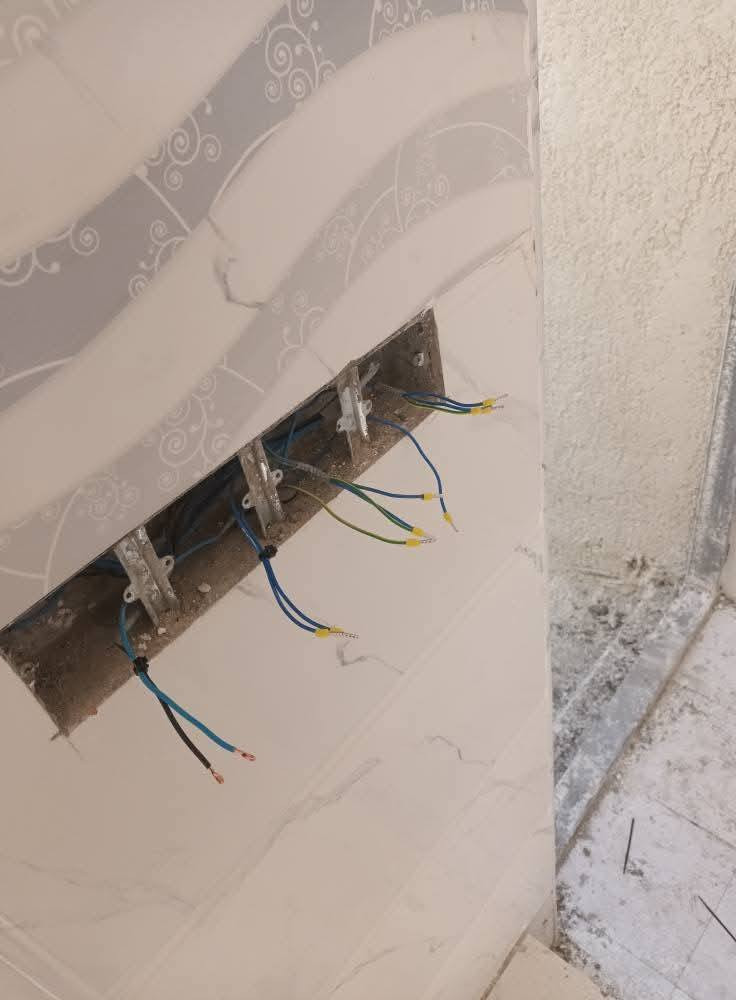 سلام عليكم اخواني
العمل فقط نجف
وإذا اكو مقاول نلتزم وياه كوادر موجودة 
كهربائي عمل درجة اولى
النقطه السيمز ٣٠٠٠ والتساهل موجود
البوري ٥ونصف والتساهل موجود
عمل مجانا للعوائل الفقيرة والمتعففين 
اخواني هاذه اليصرفلي وقنوع برزق رب العالمين ف ماكو داعي تعليقات سلبية
***********
