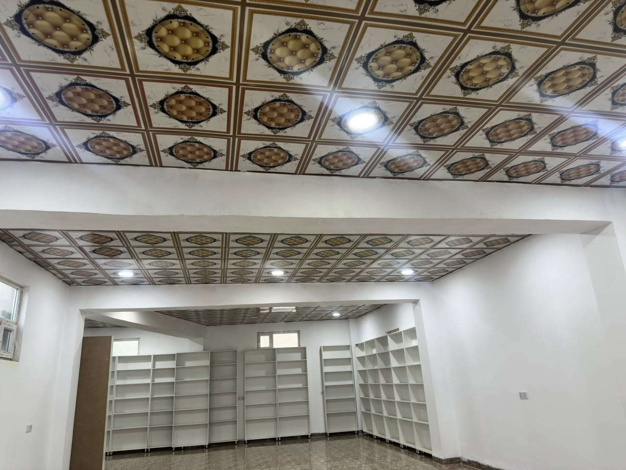 اعلان محل للاجار 
بمساحة كبيرة 
واجهه 7 متر  
عمق  20 متر 
يرهم 
غذائيه
منزلية
اثاث 
شركه 
اي مصلحة تحتاج مساحة كبيرة 
المكان
العلم - تقاطع شارع الزيتون
مقابيل ماركت الحارث التجاري 
للاستفسار والاتصال 
***********
‭0770 844 7429‬
